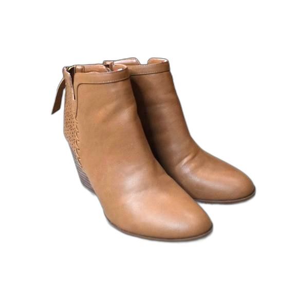 Tommy Hilfiger Brown Stacked Heel Ankle Boots Women’s 9.5 Almond Toe Zip - Picture 2 of 12